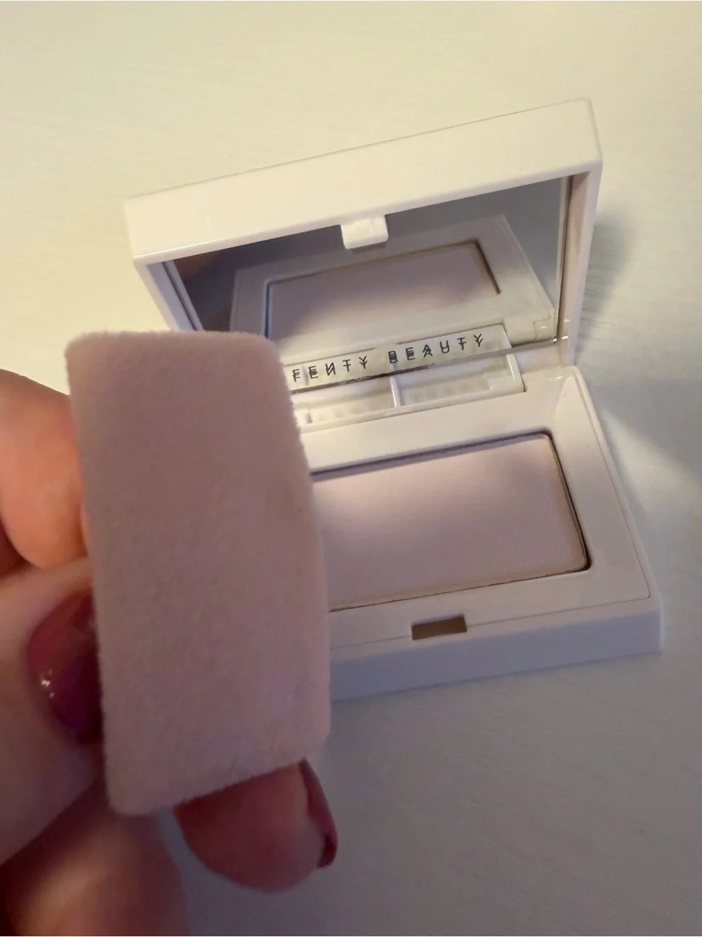 Fenty Beauty Invisimatte Blotting Powder